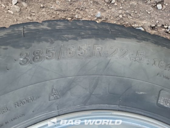 Feldbinder EUT 40.3 粉末罐半挂车