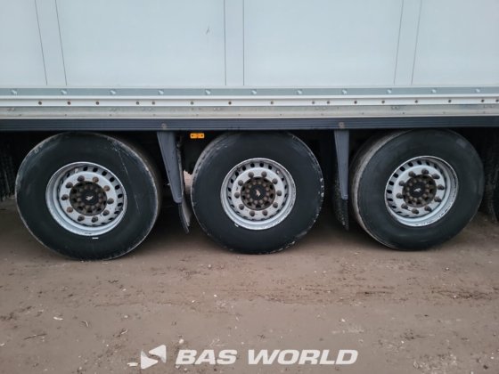 施密茨封闭箱式半拖车