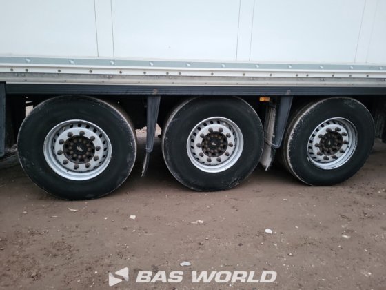 施密茨封闭箱式半拖车