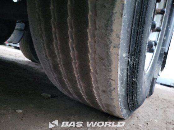 施密茨封闭箱式半拖车