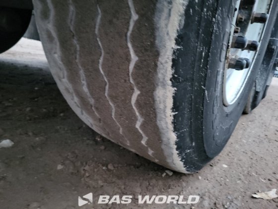 施密茨封闭箱式半拖车