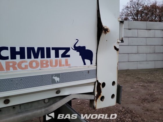 施密茨封闭箱式半拖车