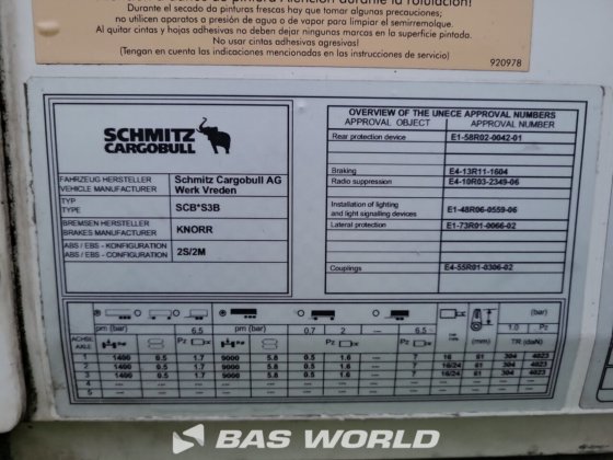 施密茨封闭箱式半拖车