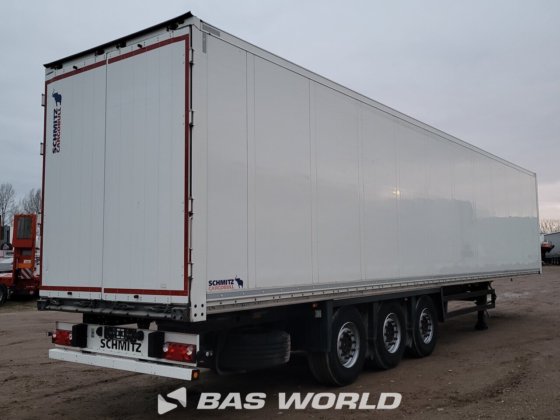 施密茨封闭箱式半拖车