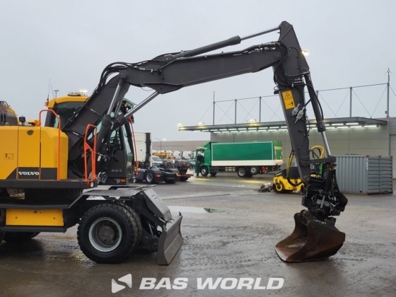 沃尔沃 EWR150 E 轮式挖掘机