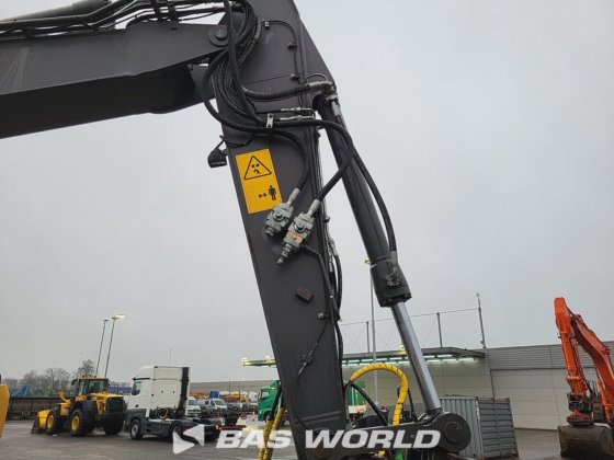 沃尔沃 EWR150 E 轮式挖掘机