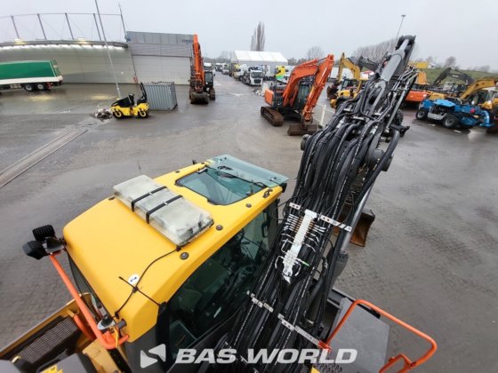 沃尔沃 EWR150 E 轮式挖掘机