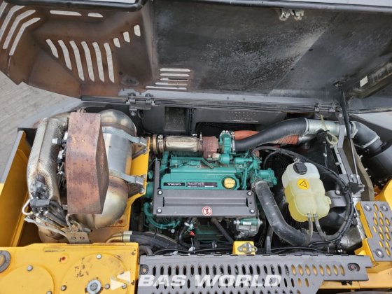 沃尔沃 EWR150 E 轮式挖掘机