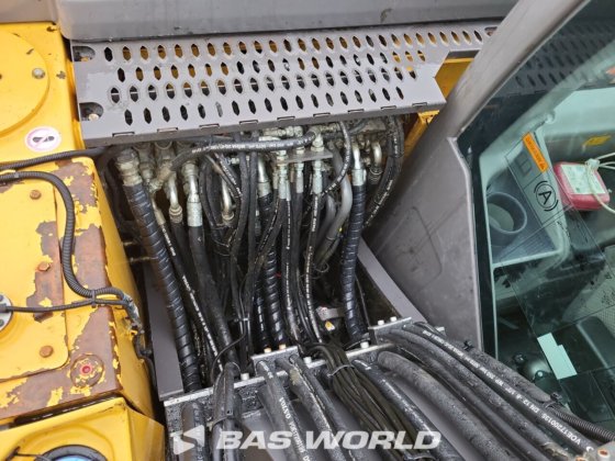 沃尔沃 EWR150 E 轮式挖掘机