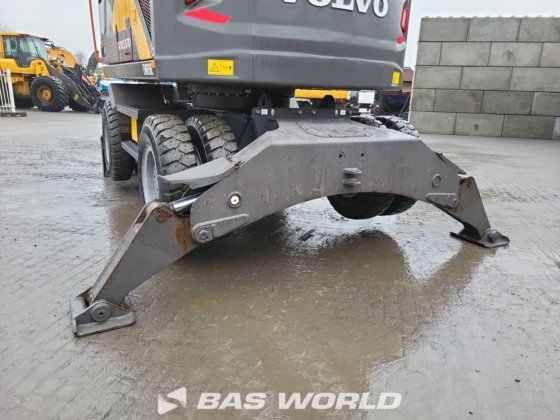 沃尔沃 EWR150 E 轮式挖掘机