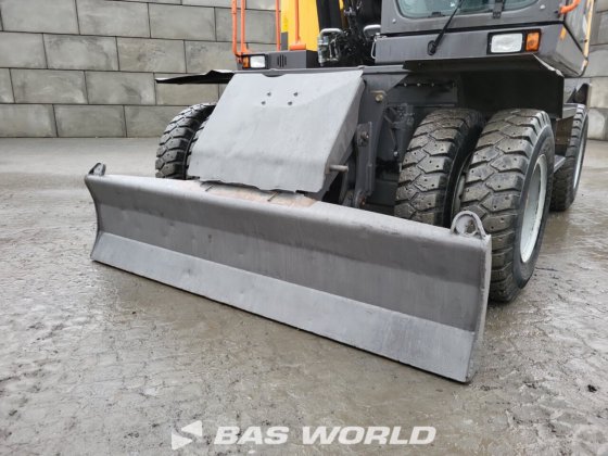 沃尔沃 EWR150 E 轮式挖掘机