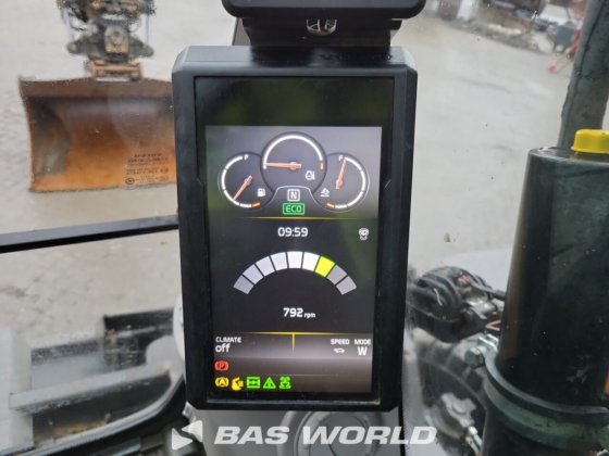 沃尔沃 EWR150 E 轮式挖掘机