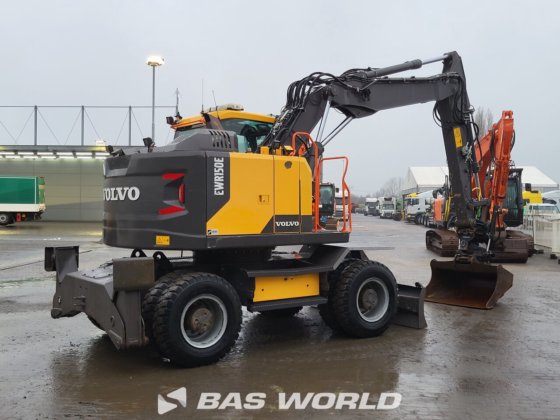 沃尔沃 EWR150 E 轮式挖掘机