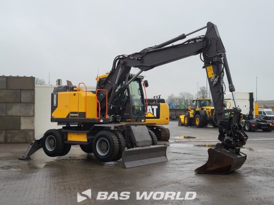 沃尔沃 EWR150 E 轮式挖掘机