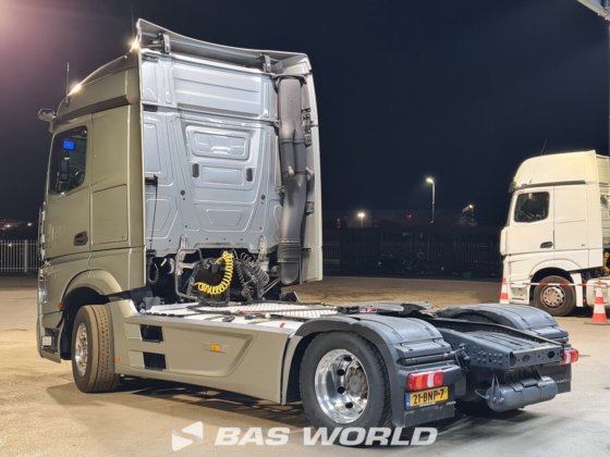 梅赛德斯 Actros 1945 4X2 拖拉机组