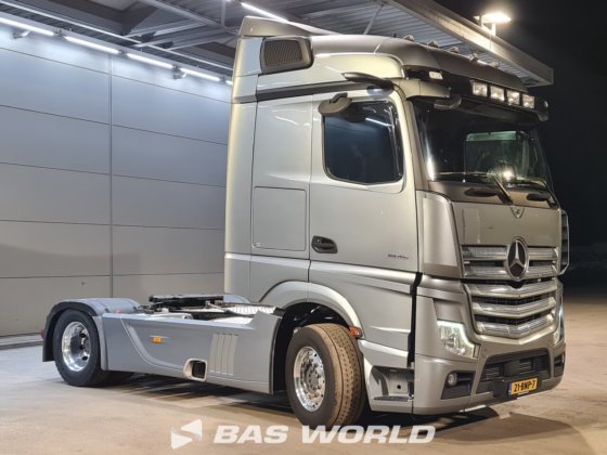 梅赛德斯 Actros 1945 4X2 拖拉机组