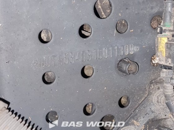 メルセデス アクトロス 1945 4X2 トラクターユニット