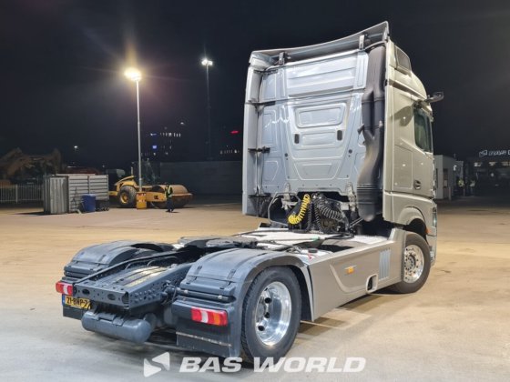 梅赛德斯 Actros 1945 4X2 拖拉机组