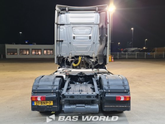 梅赛德斯 Actros 1945 4X2 拖拉机组