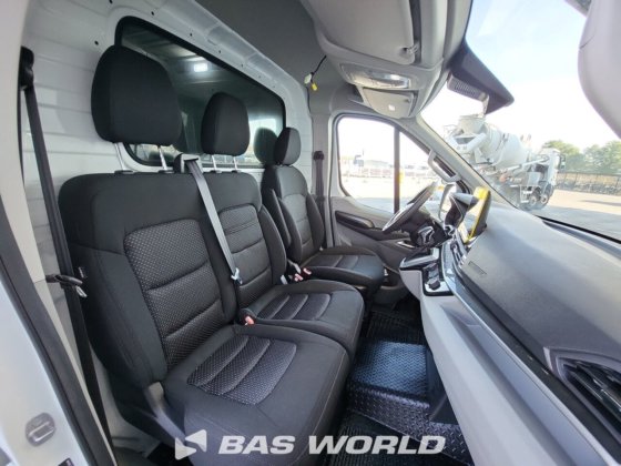 雷诺封闭式箱货车