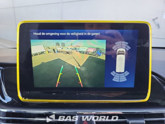 奔驰封闭箱式货车