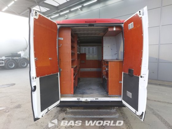标致Boxer 130pk封闭式货车
