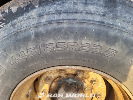 坚固的凯撒倾卸车