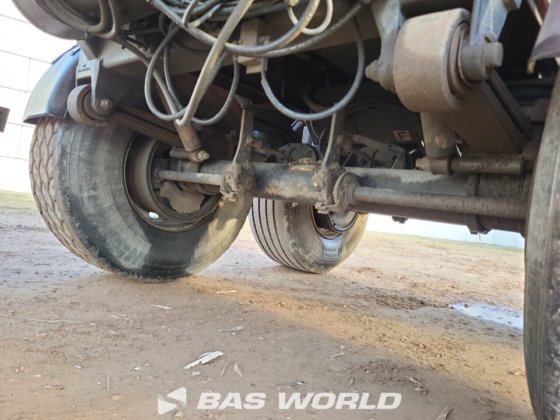 坚固的凯撒倾卸车