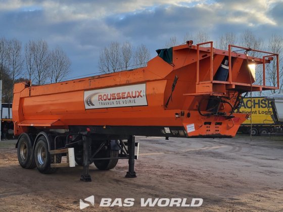 坚固的凯撒倾卸车