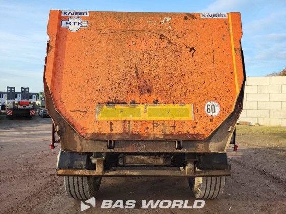 坚固的凯撒倾卸车