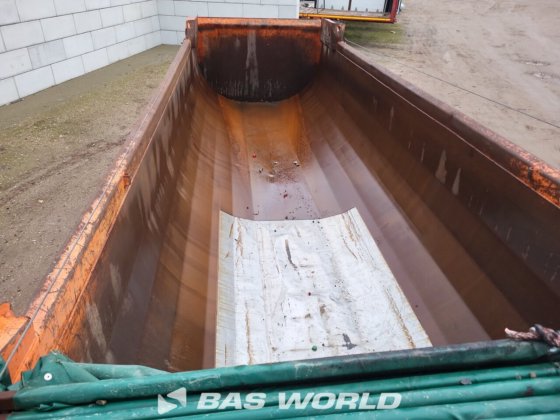 坚固的凯撒倾卸车