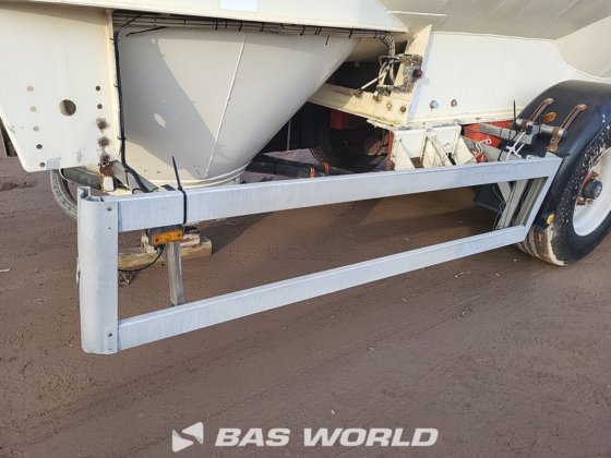 Feldbinder 料仓半拖车