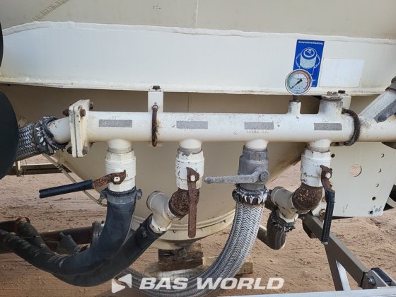 Feldbinder 料仓半拖车