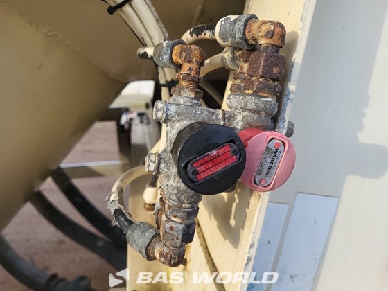 Feldbinder 料仓半拖车