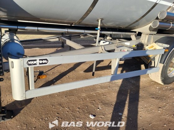 バンフールタンク・セミトレーラー