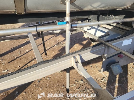 バンフールタンク・セミトレーラー