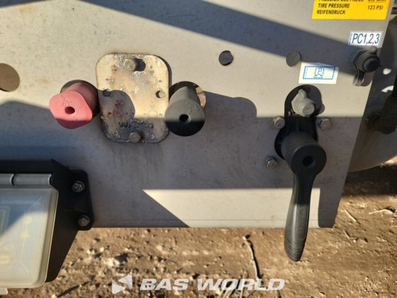 バンフールタンク・セミトレーラー