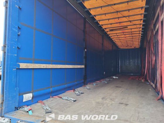 Krone 帘式半挂车