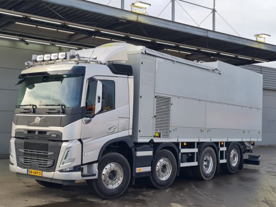 ボルボ FM 460 8X2 コンクリートポンプ