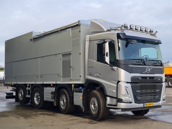 ボルボ FM 460 8X2 コンクリートポンプ