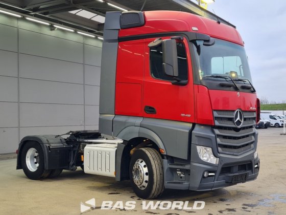 梅赛德斯 Actros 1846 4X2 拖拉机组