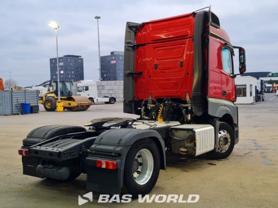 梅赛德斯 Actros 1846 4X2 拖拉机组