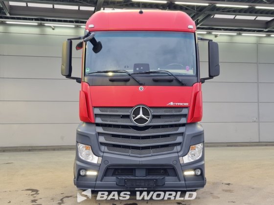 梅赛德斯 Actros 1846 4X2 拖拉机组