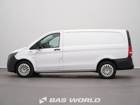 奔驰封闭箱式货车