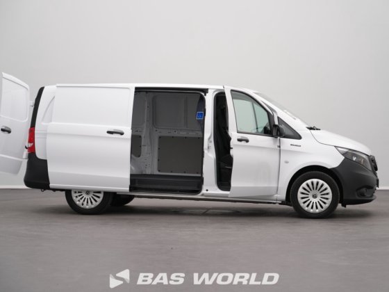 奔驰封闭箱式货车