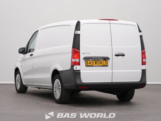 奔驰封闭箱式货车