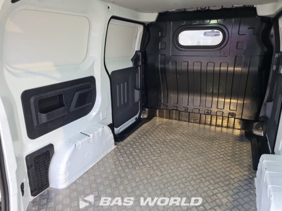 BYD封闭式厢式车