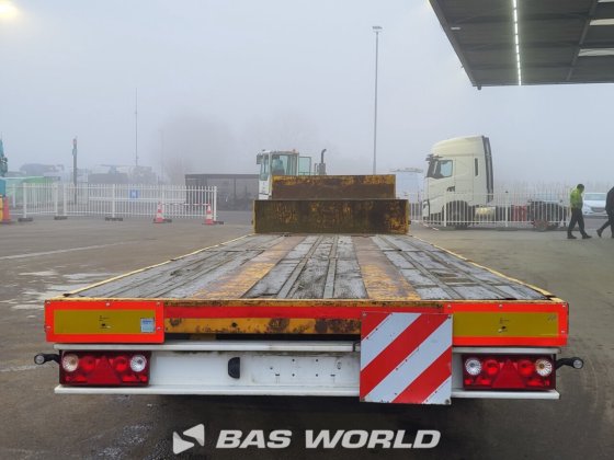 TRAX 低架半挂车