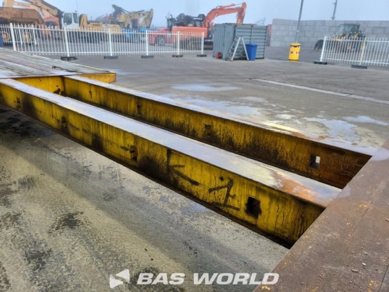 TRAX 低架半挂车