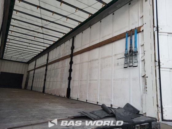 クローネカーテンサイドセミトレーラー